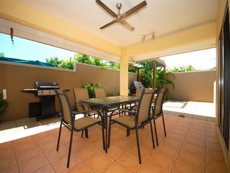 Palm Cove QLD 4879