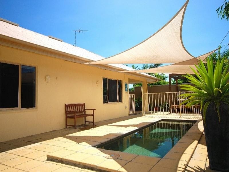 Palm Cove QLD 4879