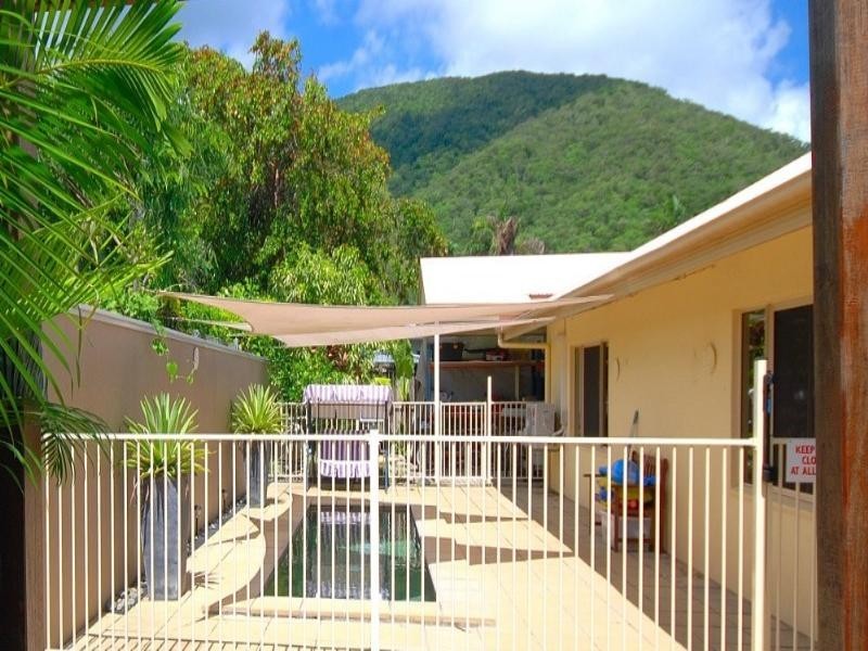 Palm Cove QLD 4879