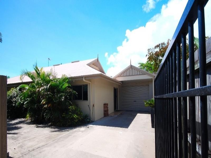 Palm Cove QLD 4879