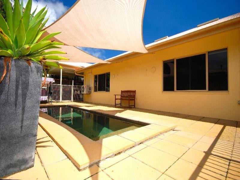 Palm Cove QLD 4879