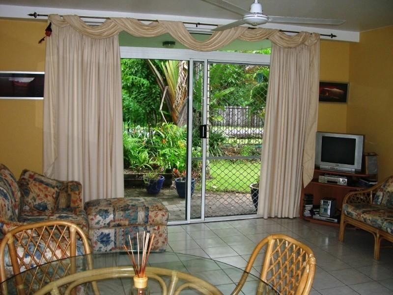 Holloways Beach QLD 4878