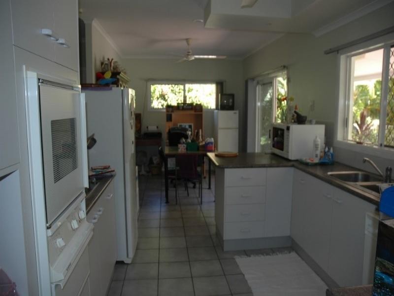 Clifton Beach QLD 4879