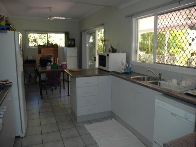 Clifton Beach QLD 4879