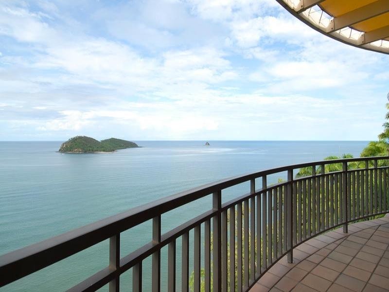 Palm Cove QLD 4879