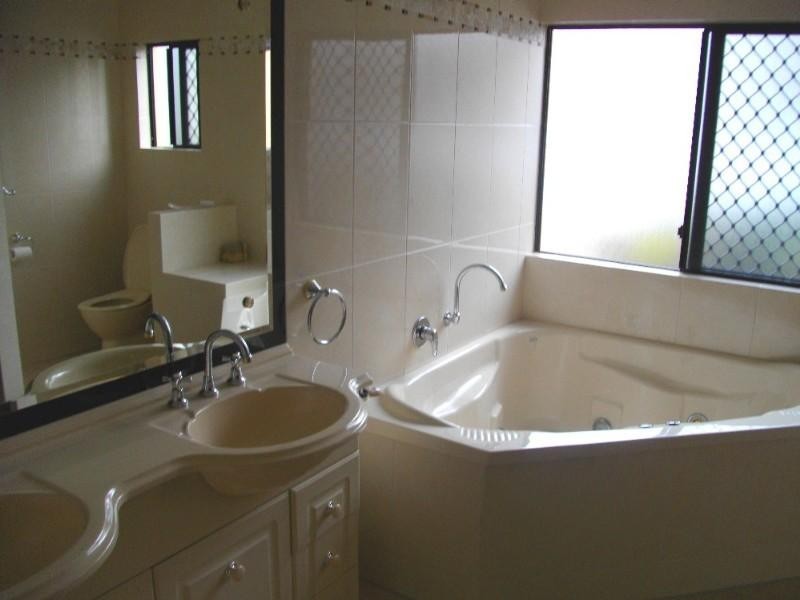 Kewarra Beach QLD 4879