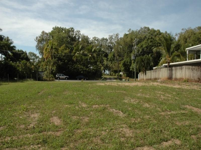 Clifton Beach QLD 4879