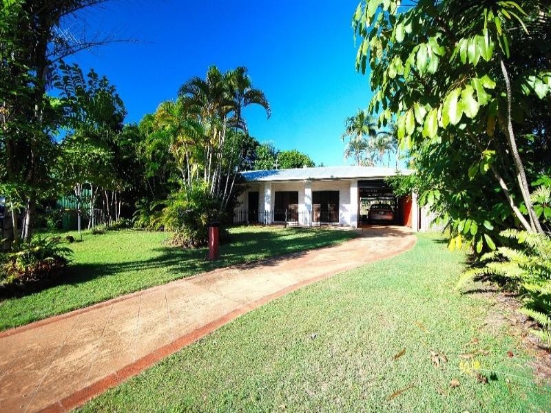 7 Carbeen Close, Holloways Beach QLD 4878