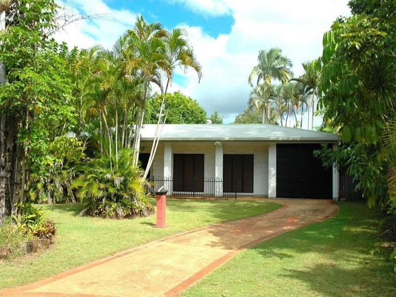 7 Carbeen Close, Holloways Beach QLD 4878