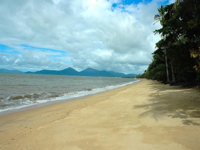 7 Carbeen Close, Holloways Beach QLD 4878