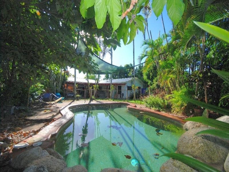 7 Carbeen Close, Holloways Beach QLD 4878