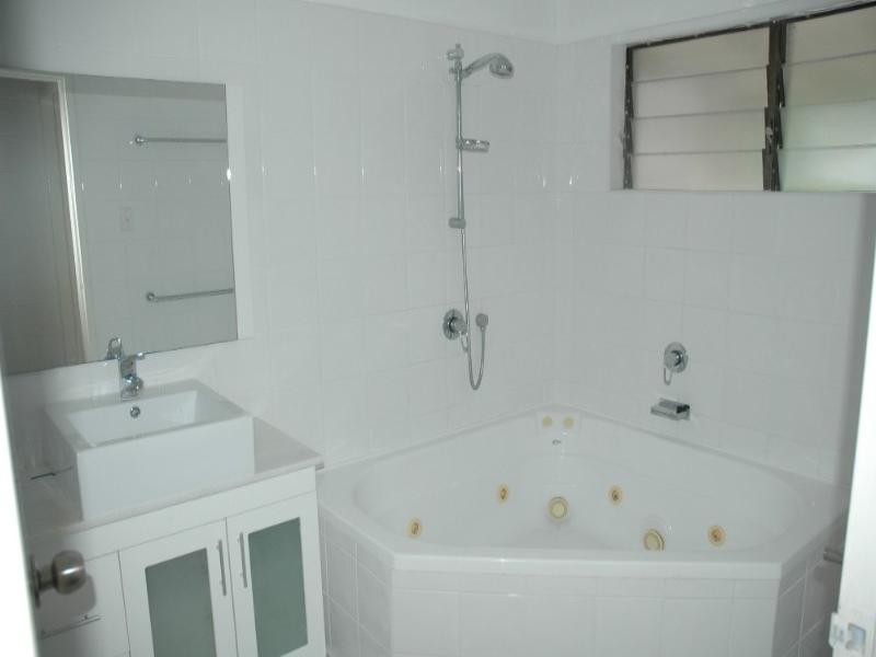 Yorkeys Knob QLD 4878