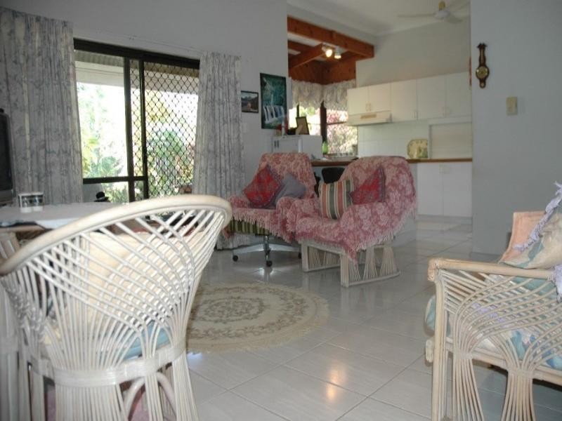 2 Escape Close, Clifton Beach QLD 4879
