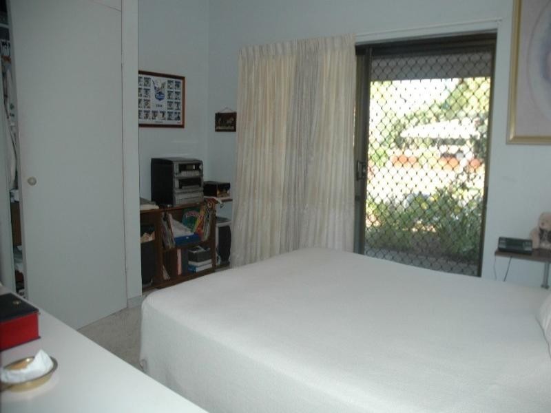 2 Escape Close, Clifton Beach QLD 4879