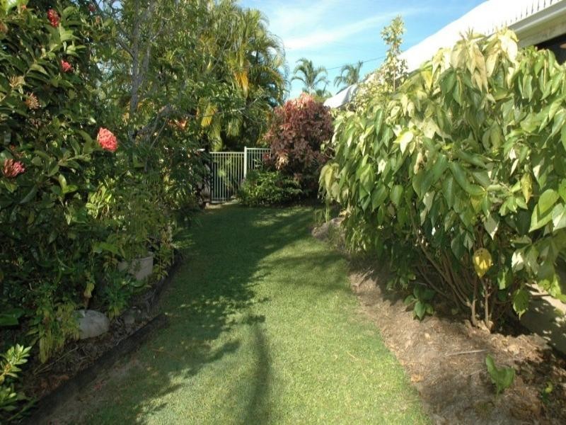 2 Escape Close, Clifton Beach QLD 4879