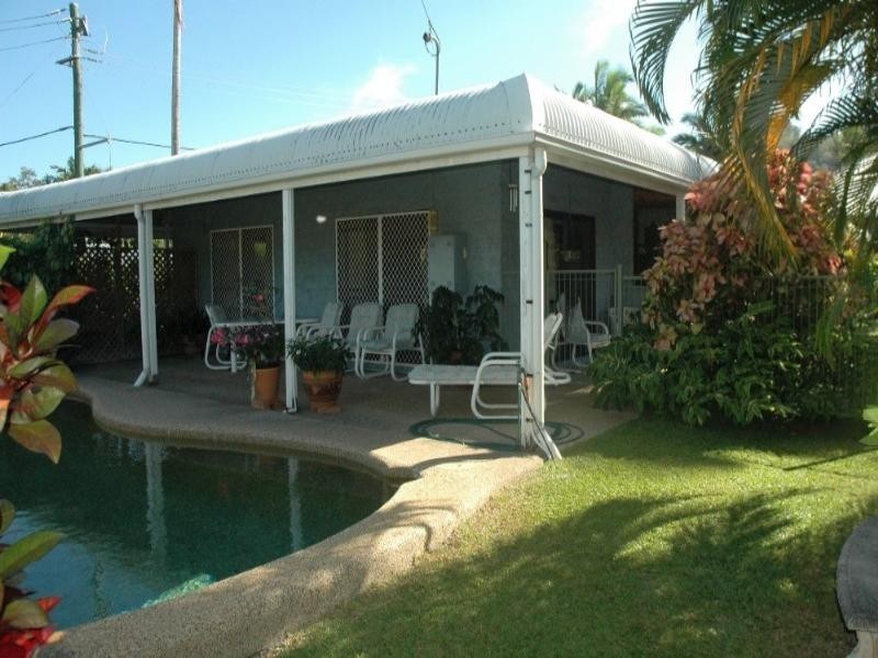 2 Escape Close, Clifton Beach QLD 4879