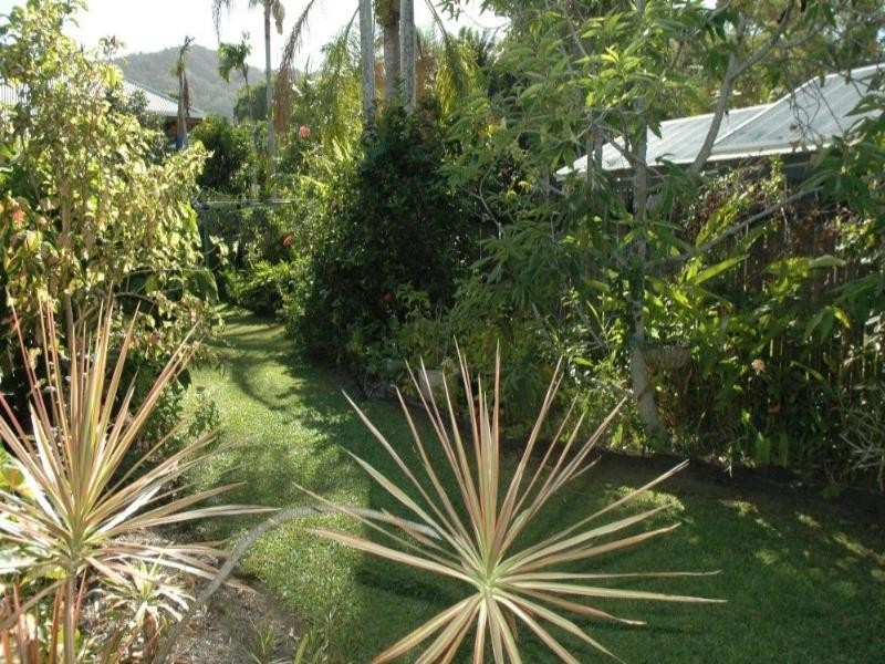 2 Escape Close, Clifton Beach QLD 4879