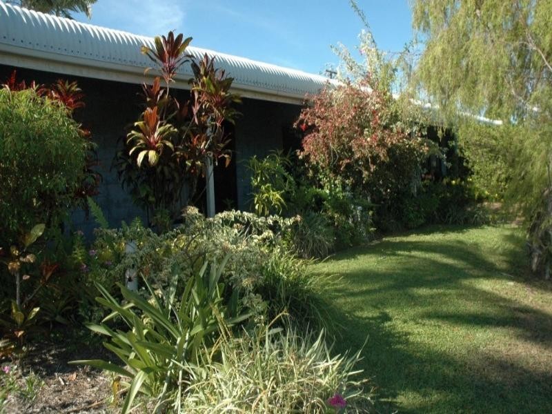 2 Escape Close, Clifton Beach QLD 4879