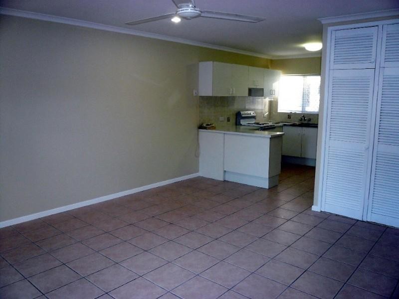 Mooroobool QLD 4870