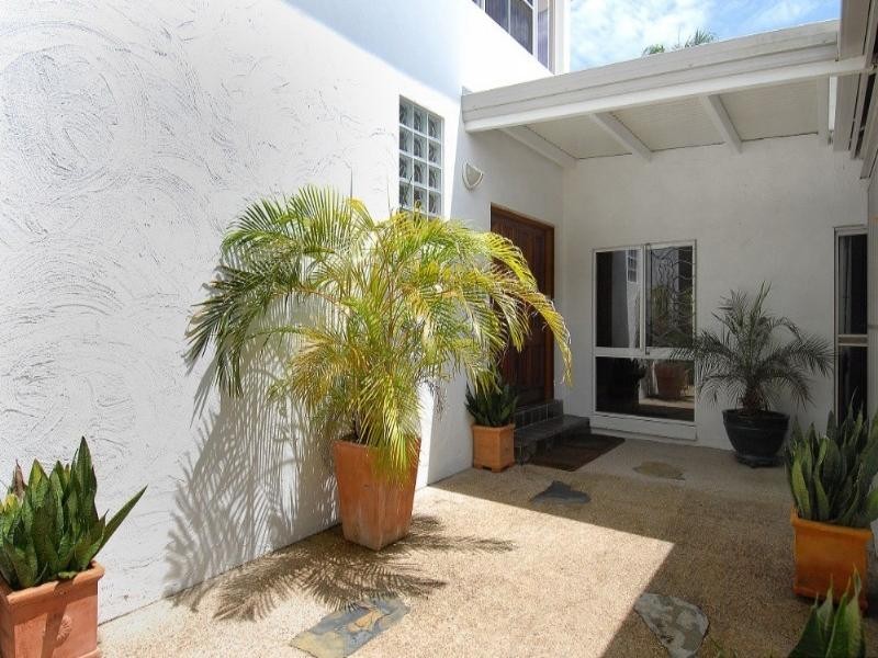 41 Willow Street, Holloways Beach QLD 4878