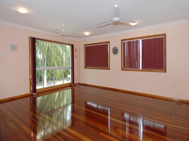 41 Willow Street, Holloways Beach QLD 4878