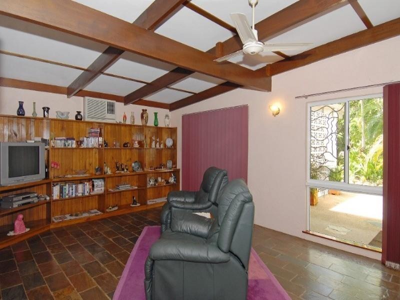 41 Willow Street, Holloways Beach QLD 4878