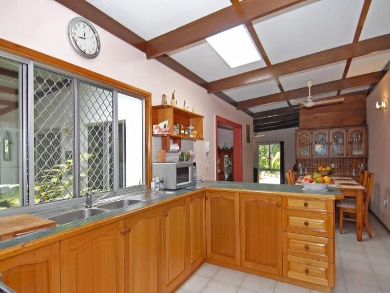 41 Willow Street, Holloways Beach QLD 4878