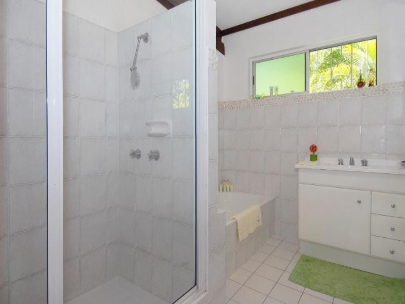 41 Willow Street, Holloways Beach QLD 4878