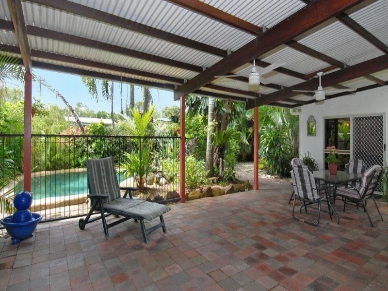 41 Willow Street, Holloways Beach QLD 4878