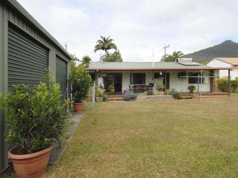 12 Stanton Road, Smithfield QLD 4878