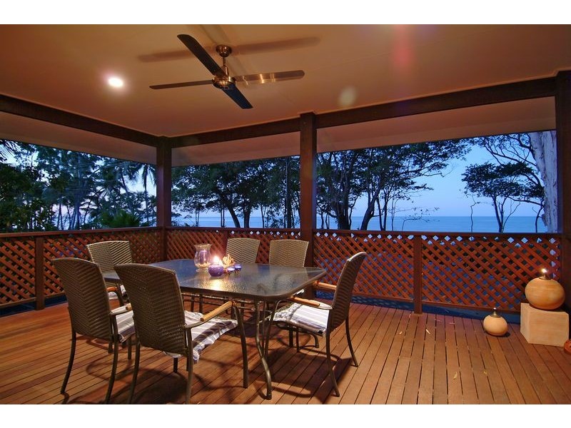 Clifton Beach QLD 4879