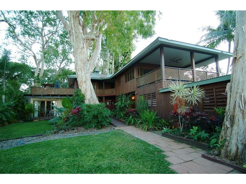 Clifton Beach QLD 4879