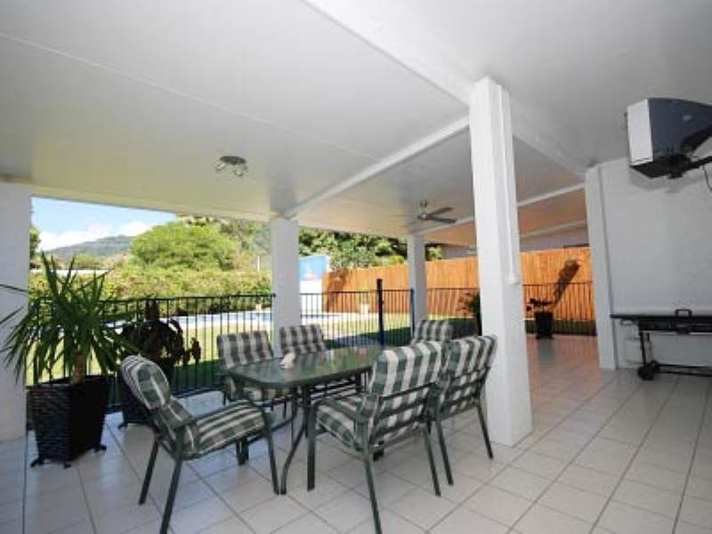 63 Terebra Street, Palm Cove QLD 4879