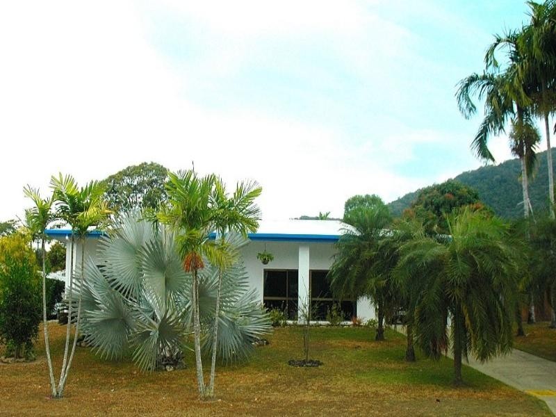 63 Terebra Street, Palm Cove QLD 4879