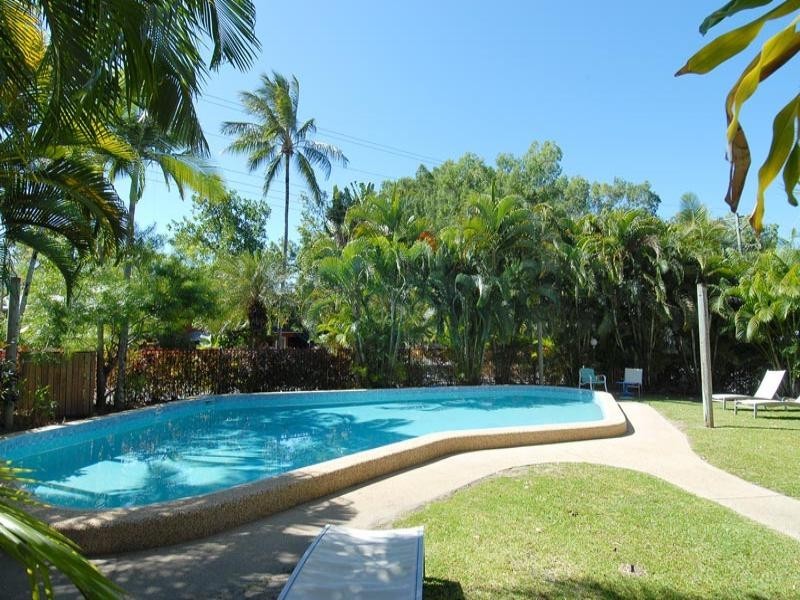 1/5 Amphora Street, Palm Cove QLD 4879