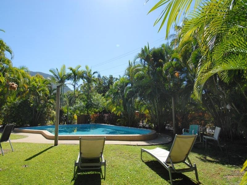 1/5 Amphora Street, Palm Cove QLD 4879