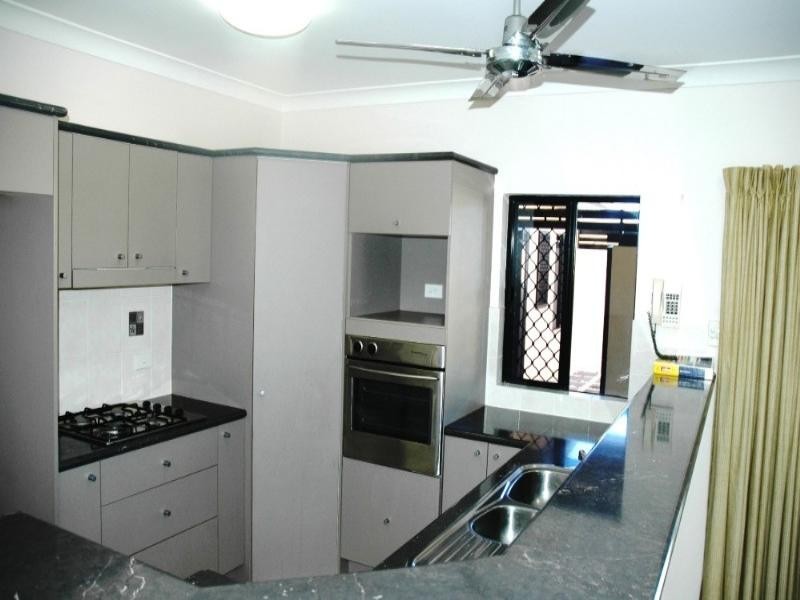 3 Savannah Street, Palm Cove QLD 4879