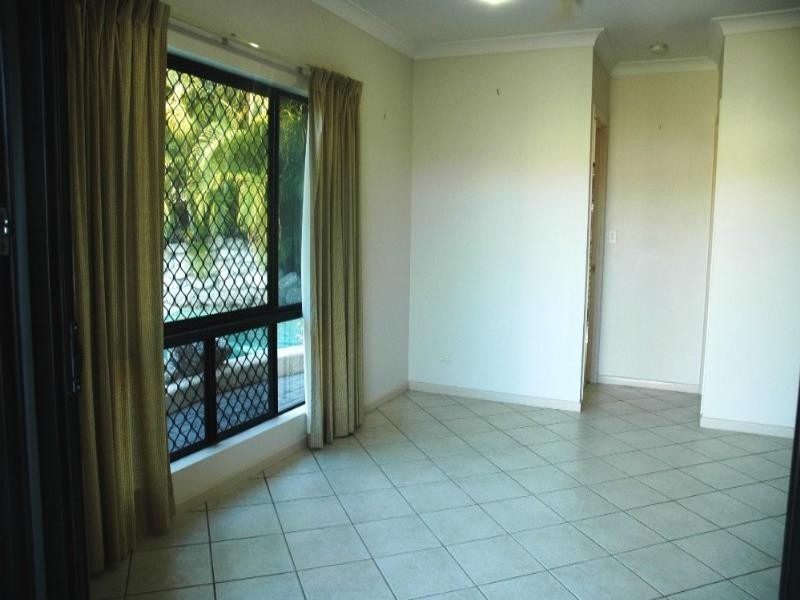 3 Savannah Street, Palm Cove QLD 4879