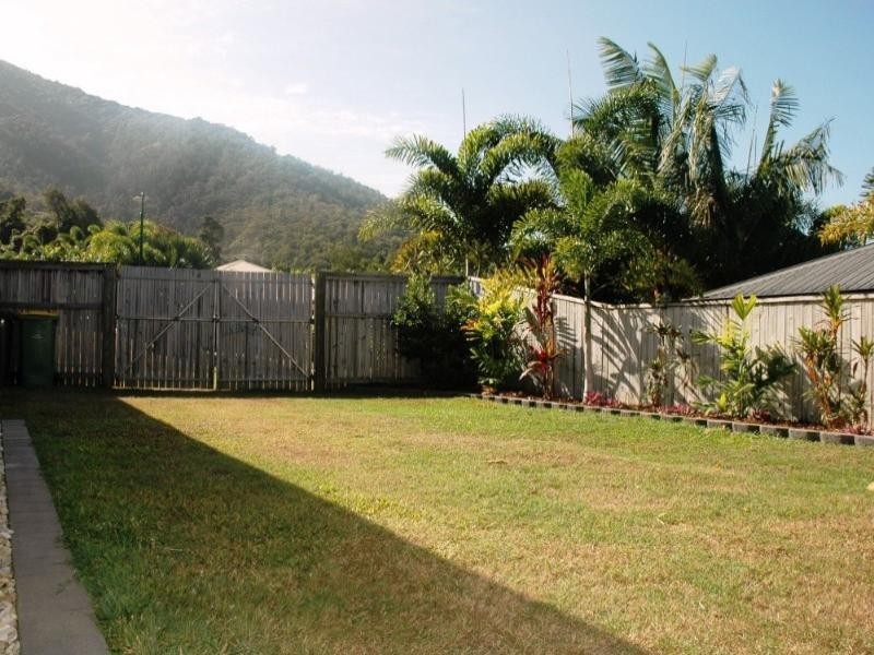 3 Savannah Street, Palm Cove QLD 4879