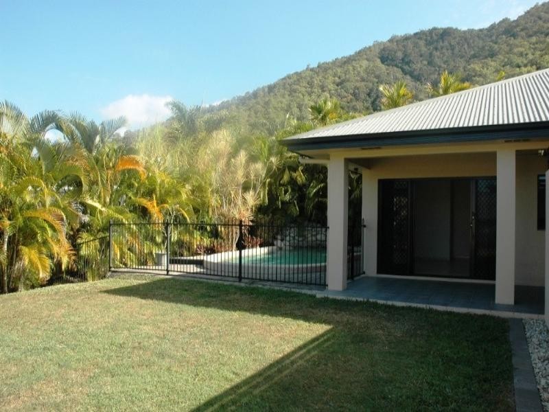 3 Savannah Street, Palm Cove QLD 4879