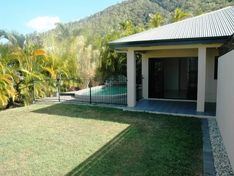 3 Savannah Street, Palm Cove QLD 4879