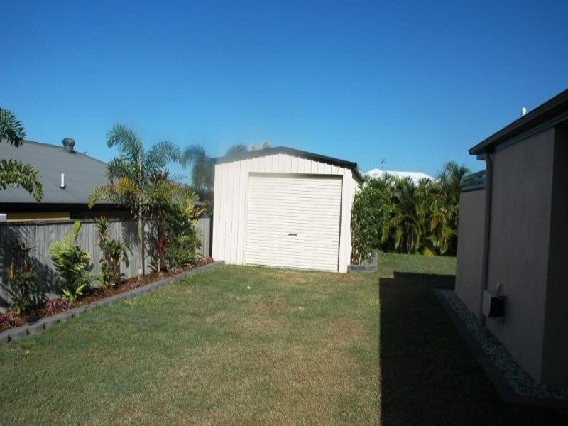 3 Savannah Street, Palm Cove QLD 4879