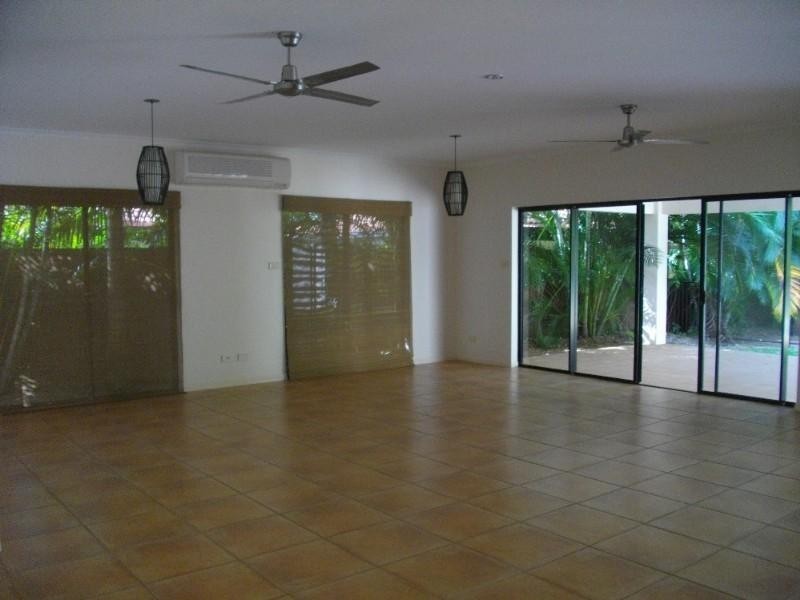 Clifton Beach QLD 4879