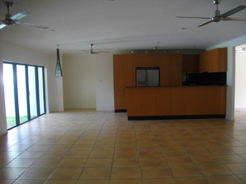 Clifton Beach QLD 4879