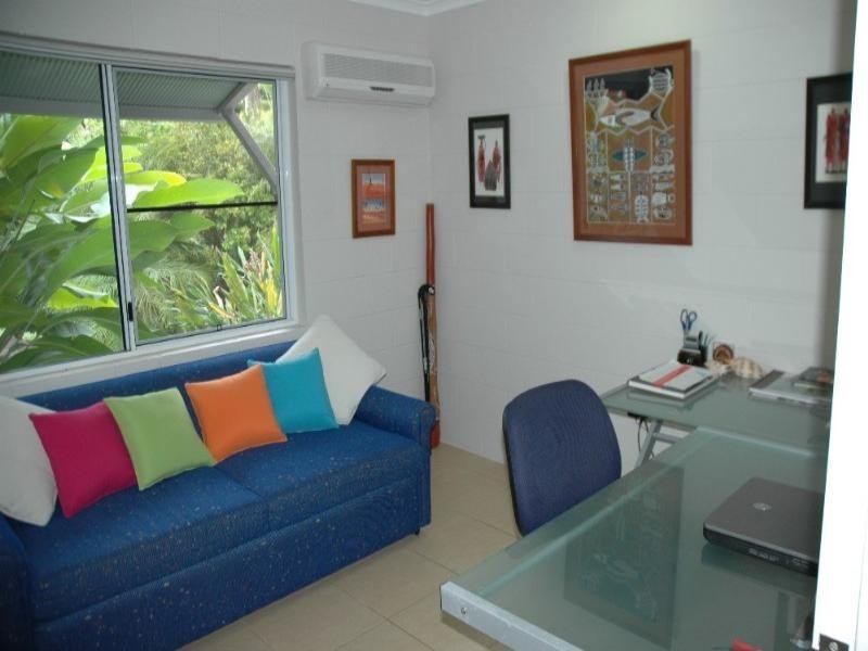 8 Talpa Close, Palm Cove QLD 4879