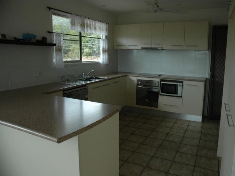 11 Gavin Street, Smithfield QLD 4878