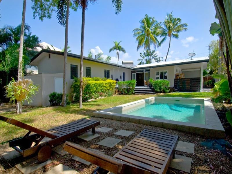 Clifton Beach QLD 4879