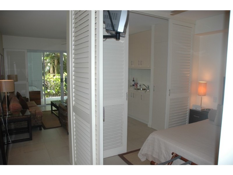 Palm Cove QLD 4879