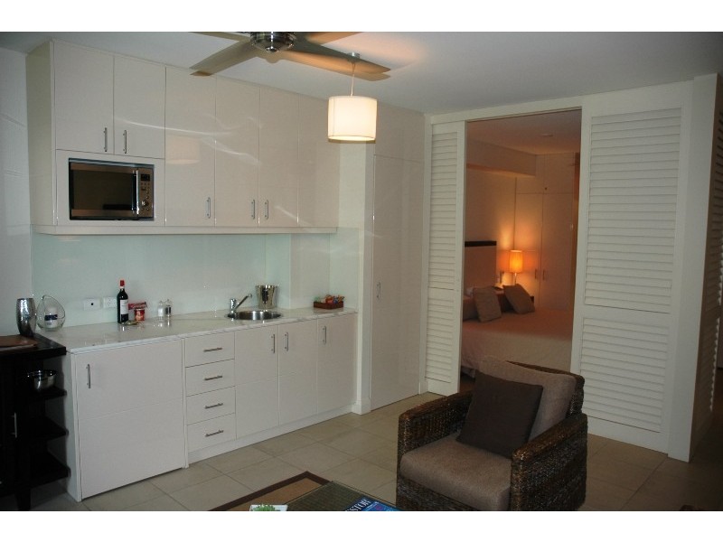 Palm Cove QLD 4879