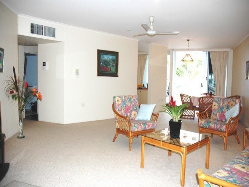 Palm Cove QLD 4879